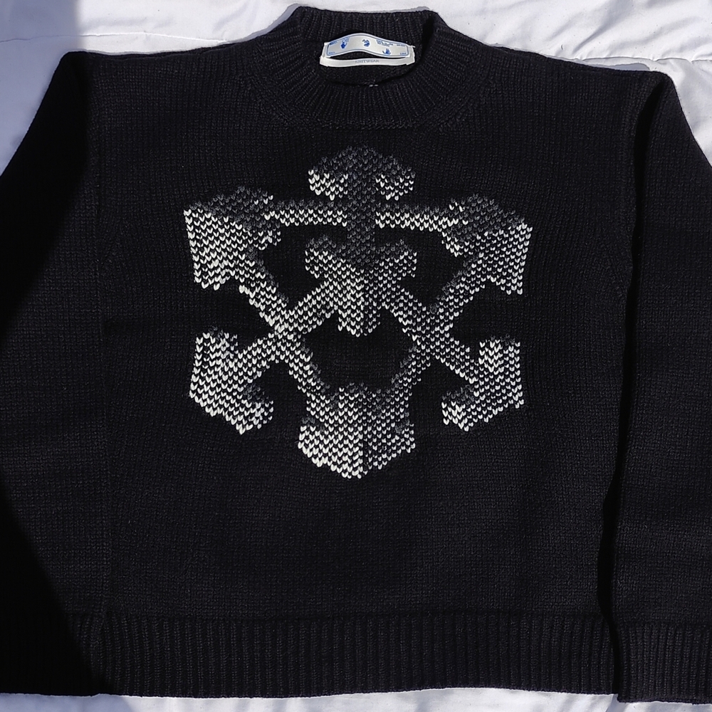 Off-White 3D Arrow Chunky Knit Crewneck Sweater